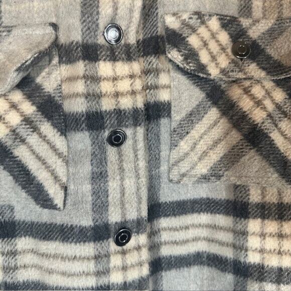 Ashley Gray Plaid Collared Button Front Cropped Shacket Women Sz L - Picture 7 of 10